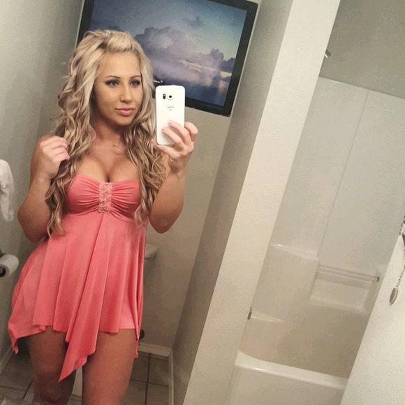 Meet your Posher, Sara - Picture 1 of 1